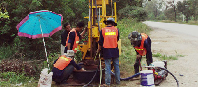 rotary drilling rig