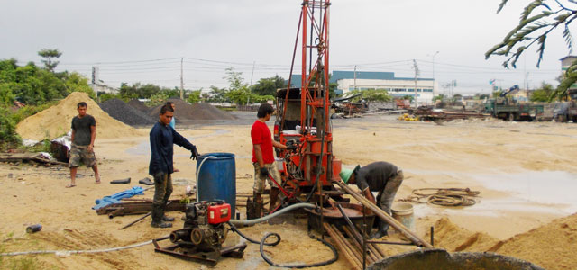 การเจาะสำรวจดิน Wash Boring featuring Rotary drilling rig